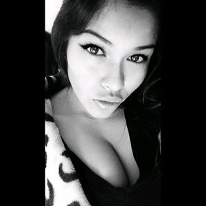 Meet your Posher, Yesenia